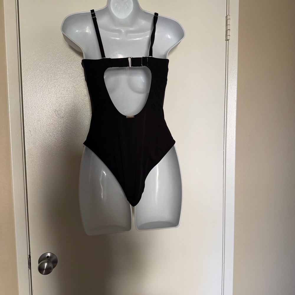 Elegant Black One-Piece Swimsuit - Picture 3 of 7